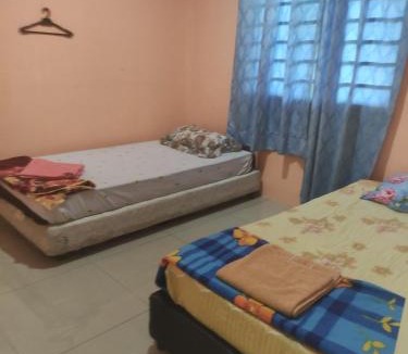 Kampung Lampu House | Bayu Homestay