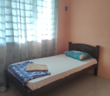 Kampung Lampu House | Bayu Homestay