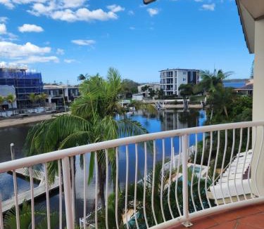 Runaway Bay Apartment | Bayview Anchorage