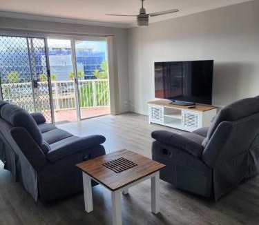 Runaway Bay Apartment | Bayview Anchorage