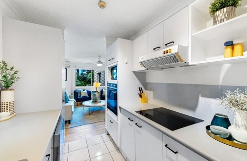 Biggera Waters Apartment | Bayview Beach Holiday Apartments