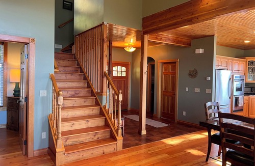 Bayview House | Bayview Beauty close to Silverwood theme Park.