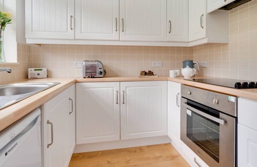 Crynant Ski Chalet | Bayview Bungalow 365