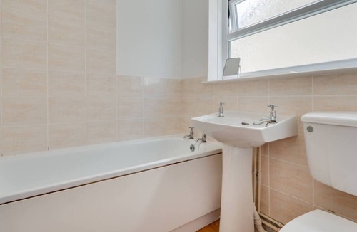 Crynant Ski Chalet | Bayview Bungalow 365