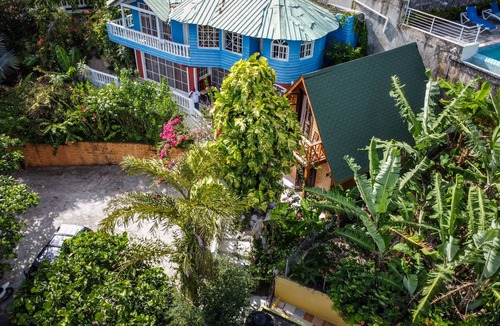 Samana Ski Chalet | Bayview Chalet