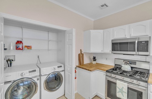 Keansburg House | Bayview Coastal Home Steps to Shore+ Free Parking