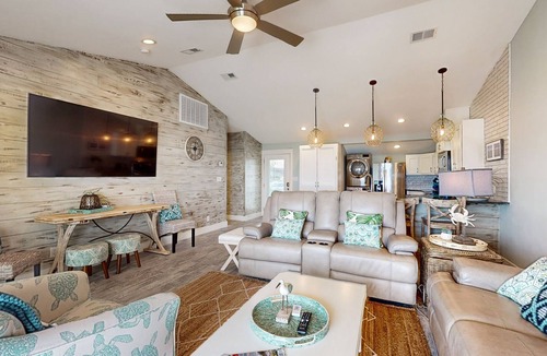 Key Allegro Condo | Bayview condo with bayside deck, Wi-Fi, and outdoor pool