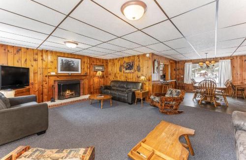 St Germain House | Bayview Cottage 3BR Fireplace Lakefront