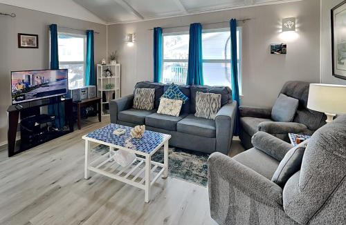 Jamaica Beach House | Bayview Cottage