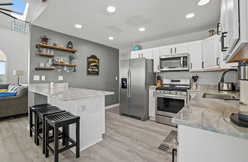 Captain's Cove House | Bayview - Game Room, Waterfront, Pools!