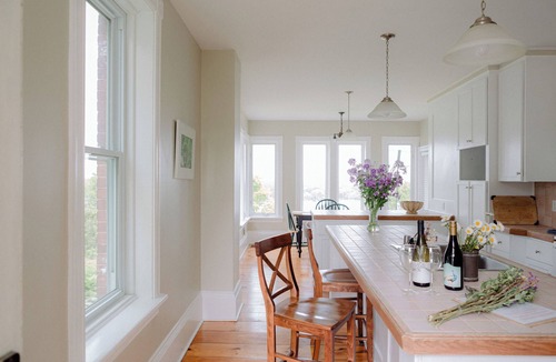 Prince Edward House | Bayview House at Lake on the Mountain