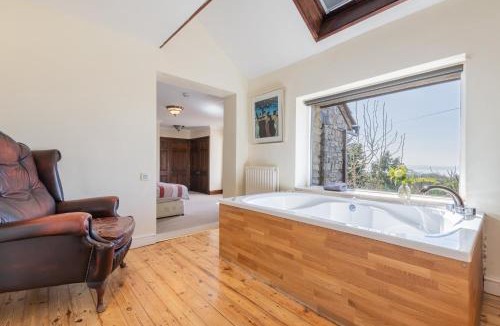 Silverdale House | Bayview House Silverdale