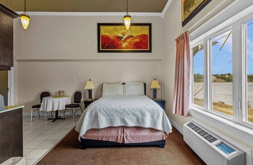 Bay Roberts Hotel | Bayview Inn