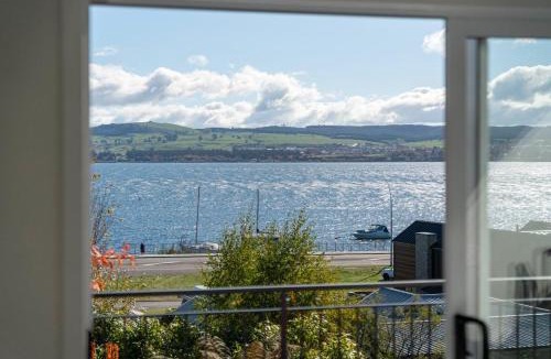 Two Mile Bay House | Bayview Lake Taupo