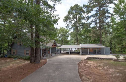 Negreet House | Bayview Lodge .