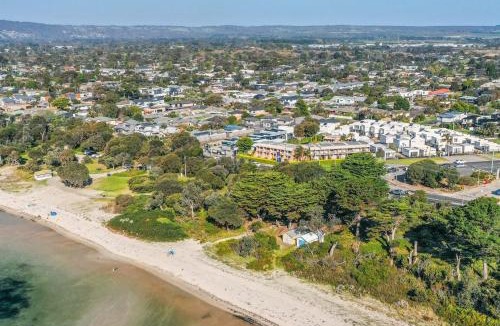 Capel Sound Hotel | Bayview Motel Rosebud/Rye