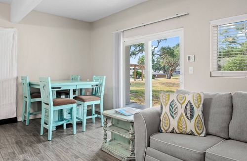 Fulton Condo | Bayview Paradise | Dog Friendly + Pool & Pier Access!