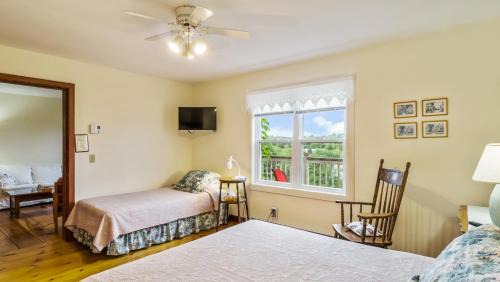Mahone Bay Bed & Breakfast | Bayview Pines Country Inn B&B