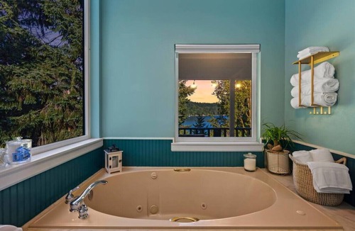 Bremerton Other | BayView Tower - Romantic Studio w/Beach Access