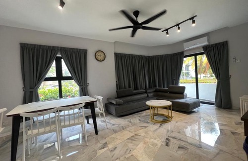 Baharu Apartment | BayView Villas Condo - Premium Unit