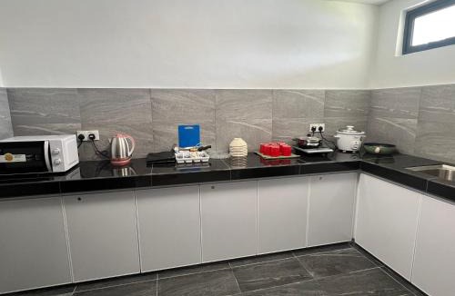 Baharu Apartment | BayView Villas Condo - Premium Unit