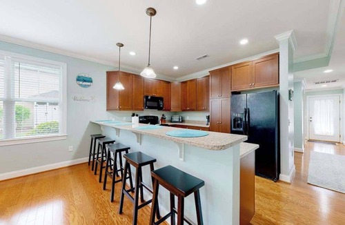 Selbyville Condo | Bayville Shores townhome with a modern interior, AC, & W/D - pool access