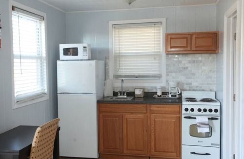 Hampton Bays Hotel | Baywatch Hotel & Marina