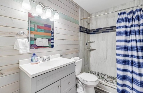 Old Town Villa | BBQ | Community Pool | 5 Mins to Beach