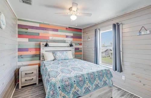 Old Town Villa | BBQ | Community Pool | 5 Mins to Beach