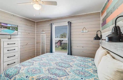 Old Town Villa | BBQ | Community Pool | 5 Mins to Beach