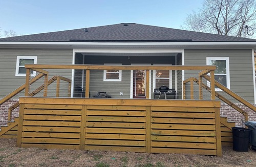 Savannah House | BBQ Grill and Pool Table