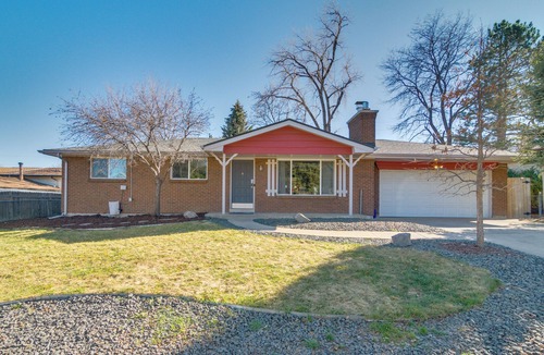 Lamar Heights Area Cottage | Bbq, Hot Tub, Patio, Sunroom + Games!