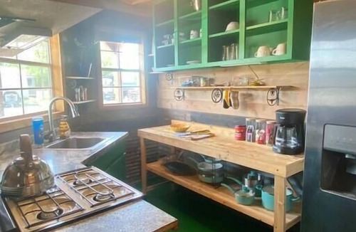 Lockhart House | BBQ, Music & Tiny Home Charm – Clover Casita