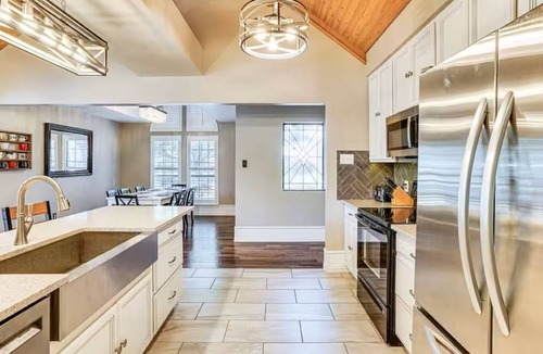 Bedford House | BBQ Ready Firepit, Pool, Perfect Location