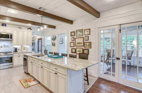 Dickinson House | BBQ-Ready Yard, Fire Pit: Peaceful Home