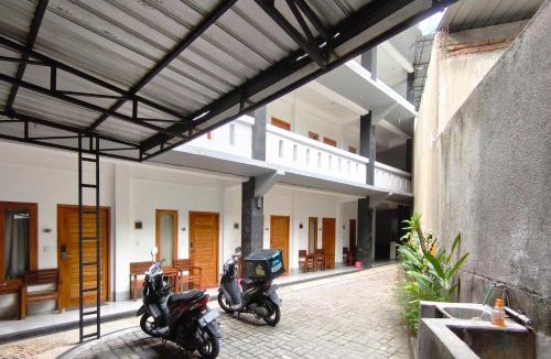 Senggigi House | BC Inn near Senggigi Harbour RedPartner