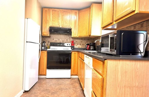 Highline Apartment | BD 37 5-Apt Complex (7b5b) Near Airport