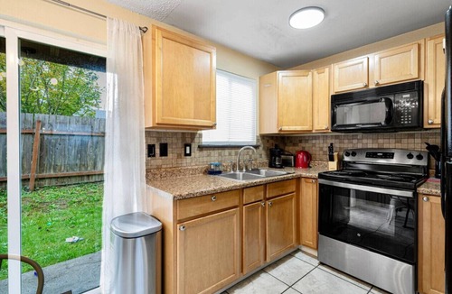 Highline Apartment | BD 37 5-Apt Complex (7b5b) Near Airport