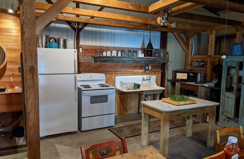 Telephone Cabin | BDB 3: Exclusive Buyout: 4 Cabins