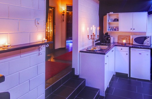Schmerikon Apartment | BDSM vacation apartment with wellness oasis - Masterroom Switzerland
