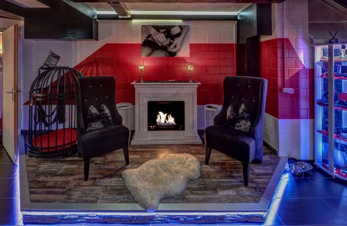 Schmerikon Apartment | BDSM vacation apartment with wellness oasis - Masterroom Switzerland