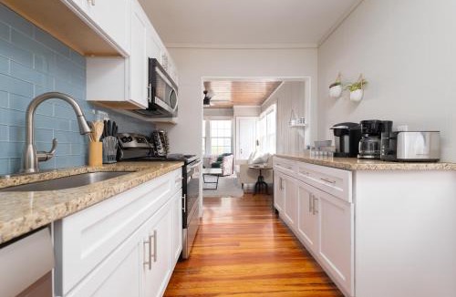 Jacksonville Beach Apartment | Be A Nomad - Beach Bliss - Close to beach