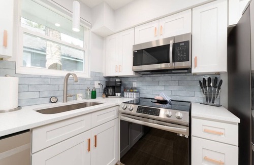 Neptune Beach House | Be A Nomad/Margaret House/2blks from the Bch