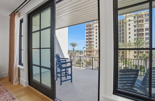 Jacksonville Beach House | Be A Nomad | Oceanview | Golf Simulator- Sleeps 10
