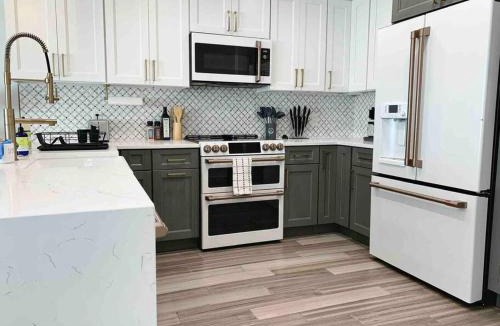 Neptune Beach Apartment | Be A Nomad - Vacay or Relocation Beach House