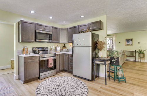 Laurelville House | 'Be Still in the Hills' Laurelville Home, Hot Tub