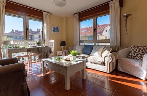 San Vicente de la Barquera House | Beautiful very spacious apartment with garage on the beach