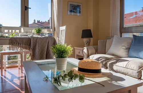 San Vicente de la Barquera House | Beautiful very spacious apartment with garage on the beach