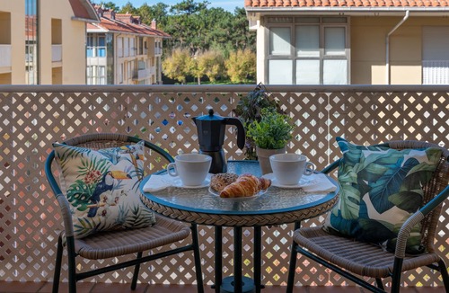 San Vicente de la Barquera House | Beautiful very spacious apartment with garage on the beach
