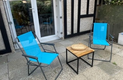 Merville-Franceville-Plage Apartment | Beachfront Studio with Direct Access & Private Parking